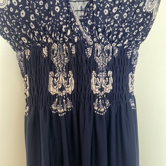 Maxi dress, no brand name, bought in Thailand, fits all - Picture 4 of 5